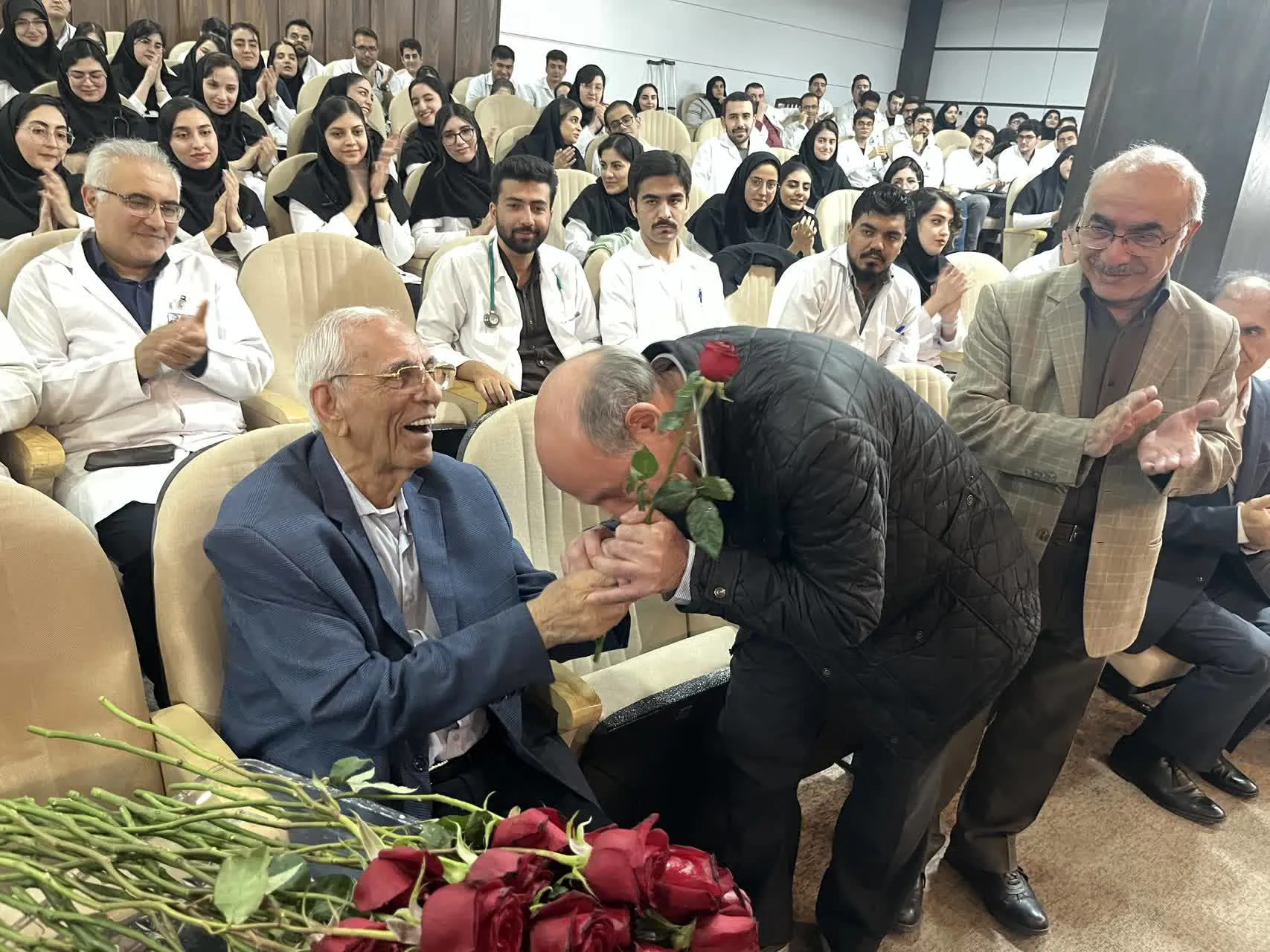  تجلیل حاج کریم مردانی آذری از اساتید مرکز کودکان تبریز به مناسبت روز استاد